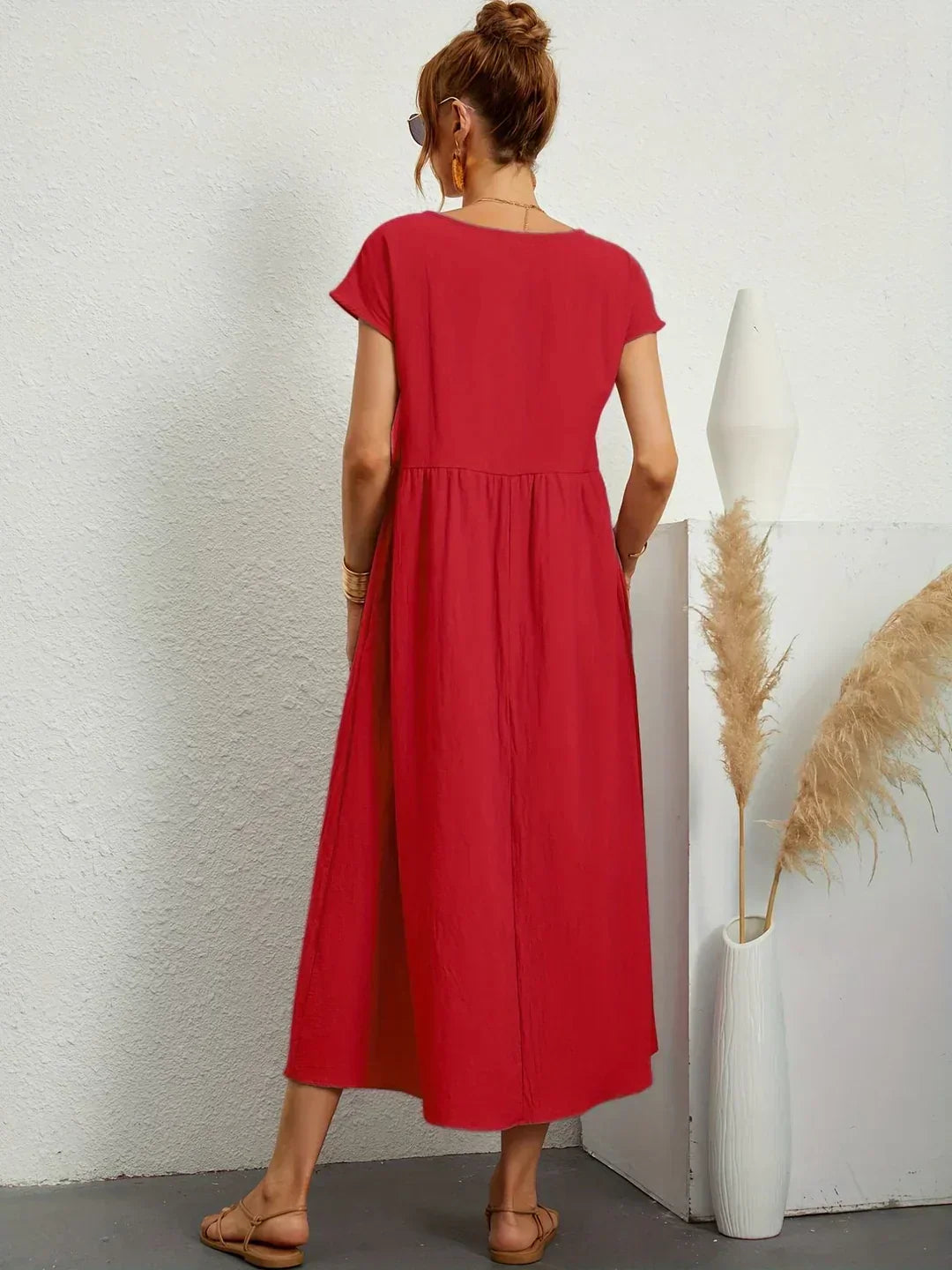 Amira | Elegant Midi Dress with Timeless Design