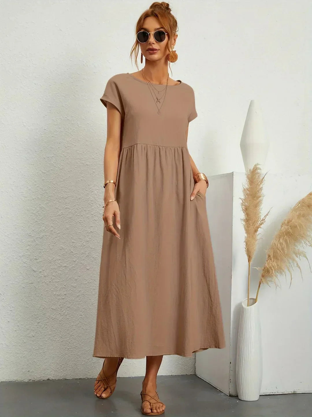 Amira | Elegant Midi Dress with Timeless Design